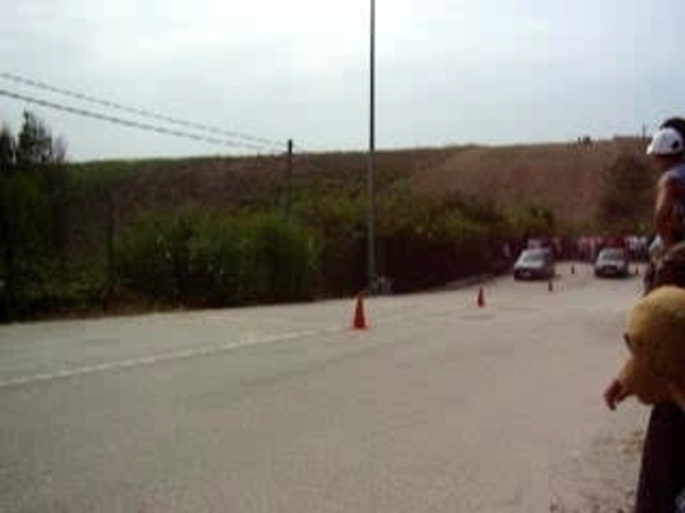 Uno Turbo IE vs Polo G40