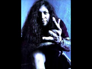 Chuck Billy sings "Thriller"