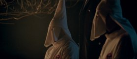 Parodie : Ku klux Klan et extreme droite! WHITE IS BRIGHT... Hilarant!
