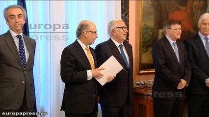 Expertos ofrecen una reforma fiscal con 270 cambios
