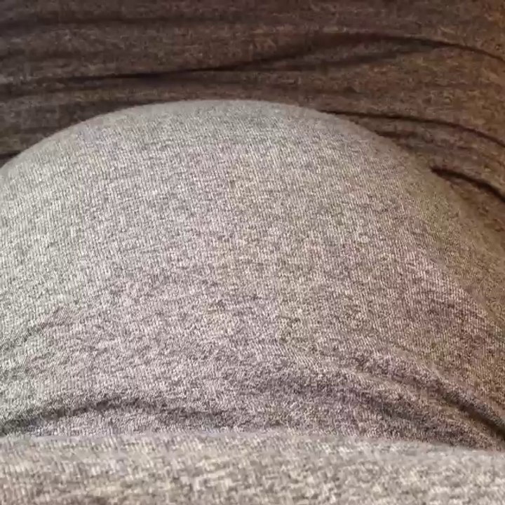 Au travail en pause, bébé fait encore des siennes !