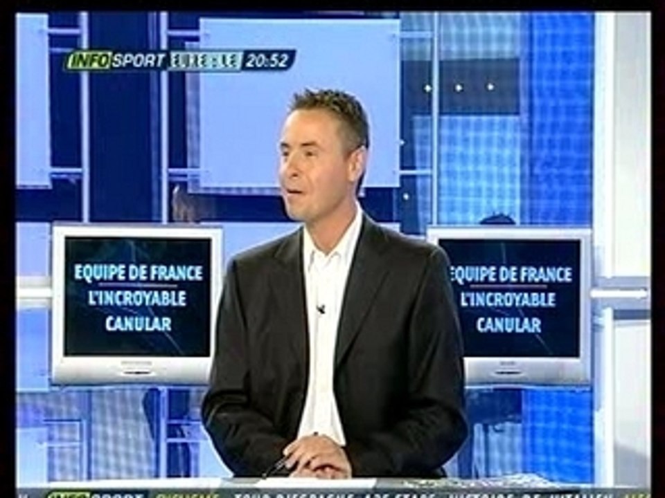 L'EQUIPE DE FRANCE LA MAIN SUR LE COEUR