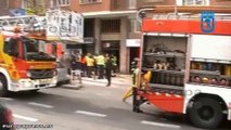 Fallece una mujer intoxicada en un incendio en Madrid