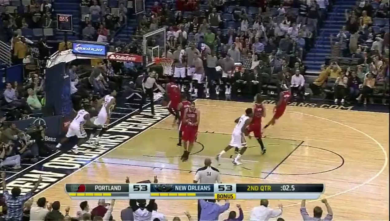 Davis Alley-oop