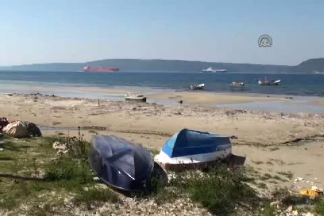 Deniz suyu, kıyıdan 10 metre çekildi