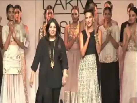 LFW: Neha Dhupia turns showstopper for Payal Singhal - IANS India Videos
