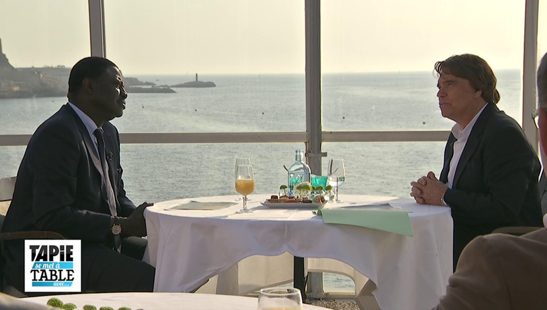 2/2 - Tapie se met à table avec Pape Diouf - Vidéo Dailymotion