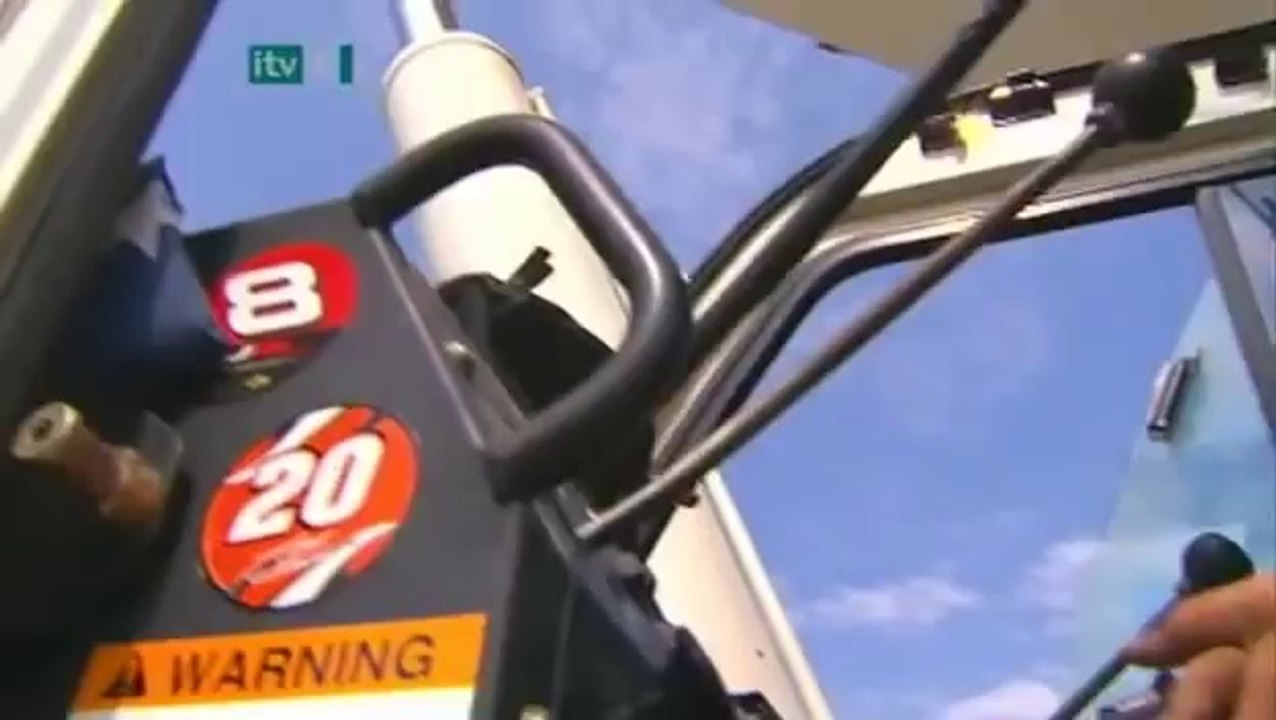 كشف حقيقة خدعة طيران كريس انجل