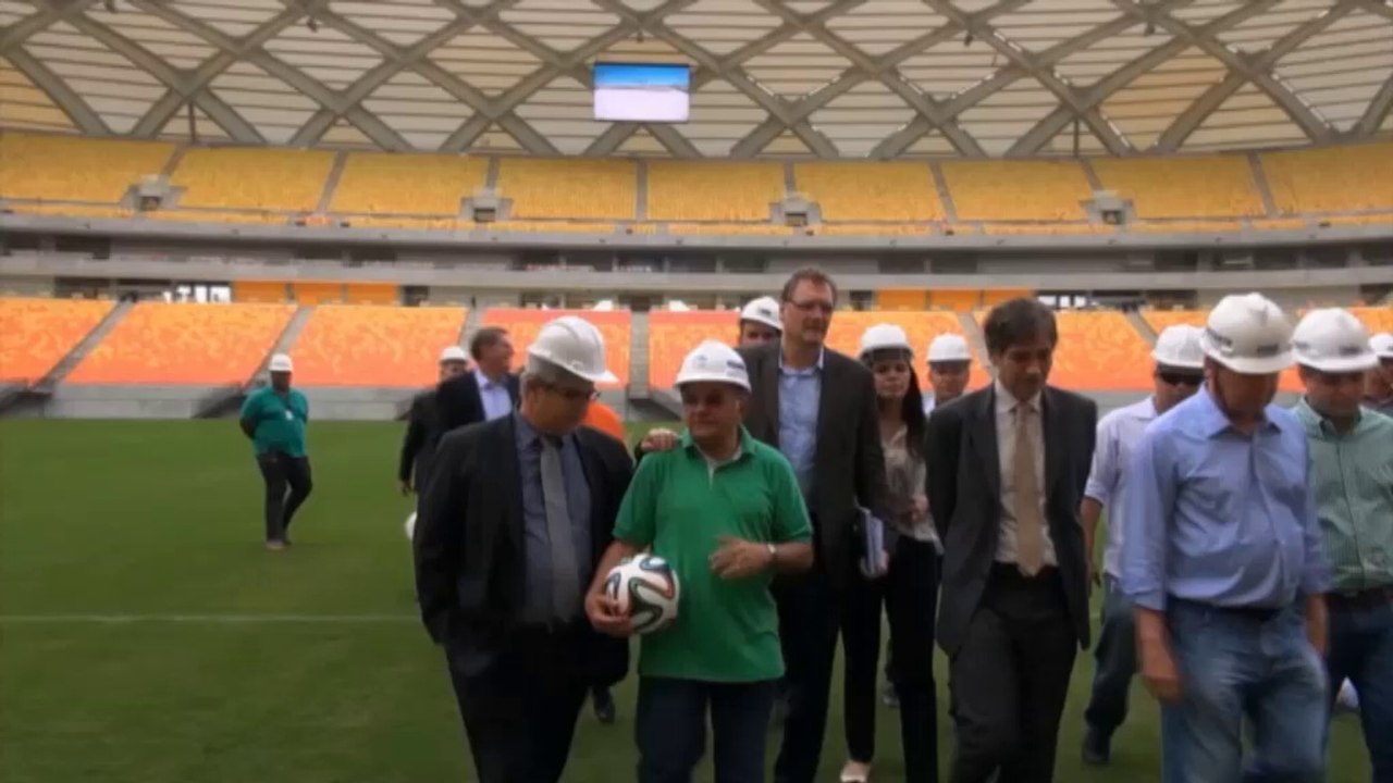 WM 2014: Stadionfertigstellung: 'Langsam Gas geben!'