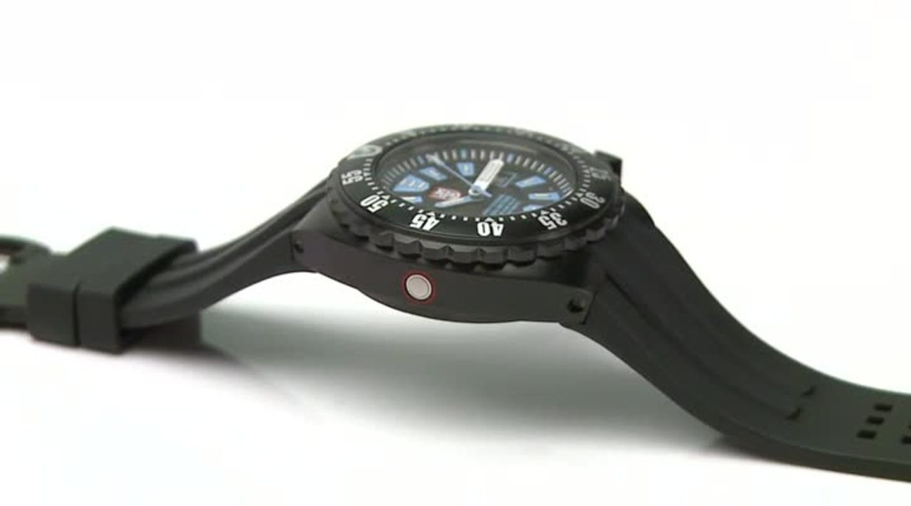 60:Second Scuba Lab - Luminox Deep Dive