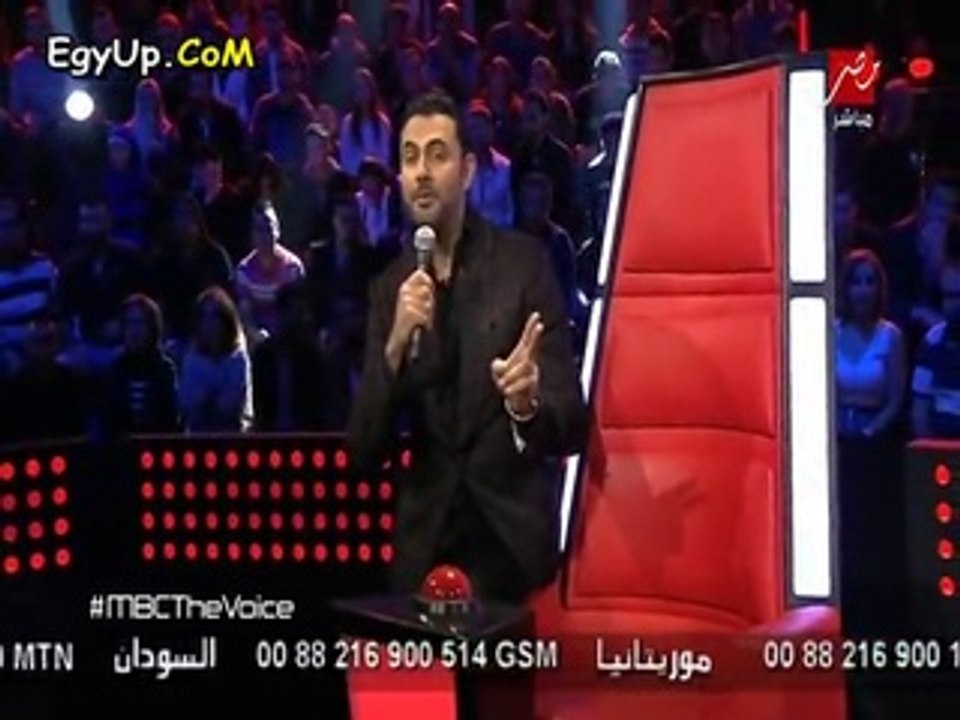 شاهد كاظم الساهر يغنى مع فريقه على مسرح THE VOICE فى مفاجآه على الهواء