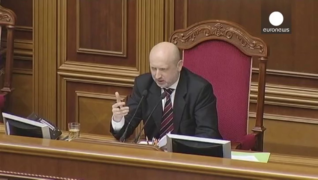 Ukraine parliament votes to dissolve Crimean regional assembly