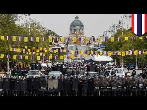 Riot police deployed to disperse rally sites in Bangkok