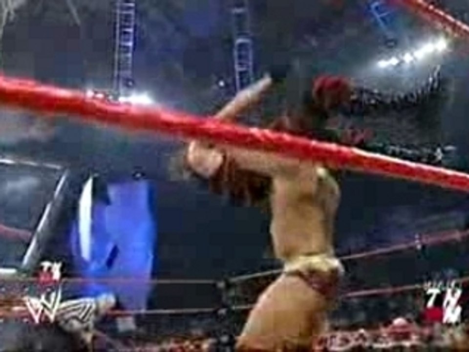 WWE - Batista demonbombs Kane