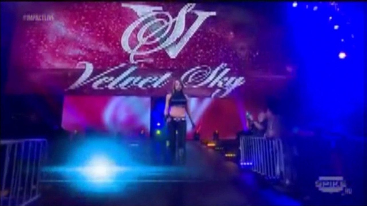 Angelina Love  Returns TNA