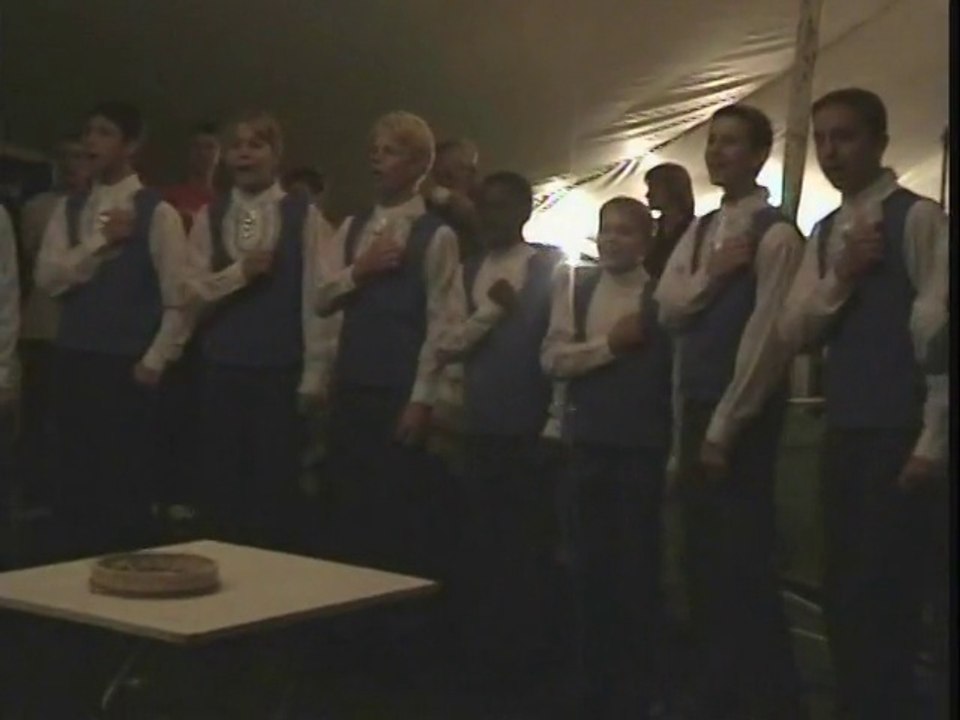 Drakensberg Boys' Choir 2003 - Busking