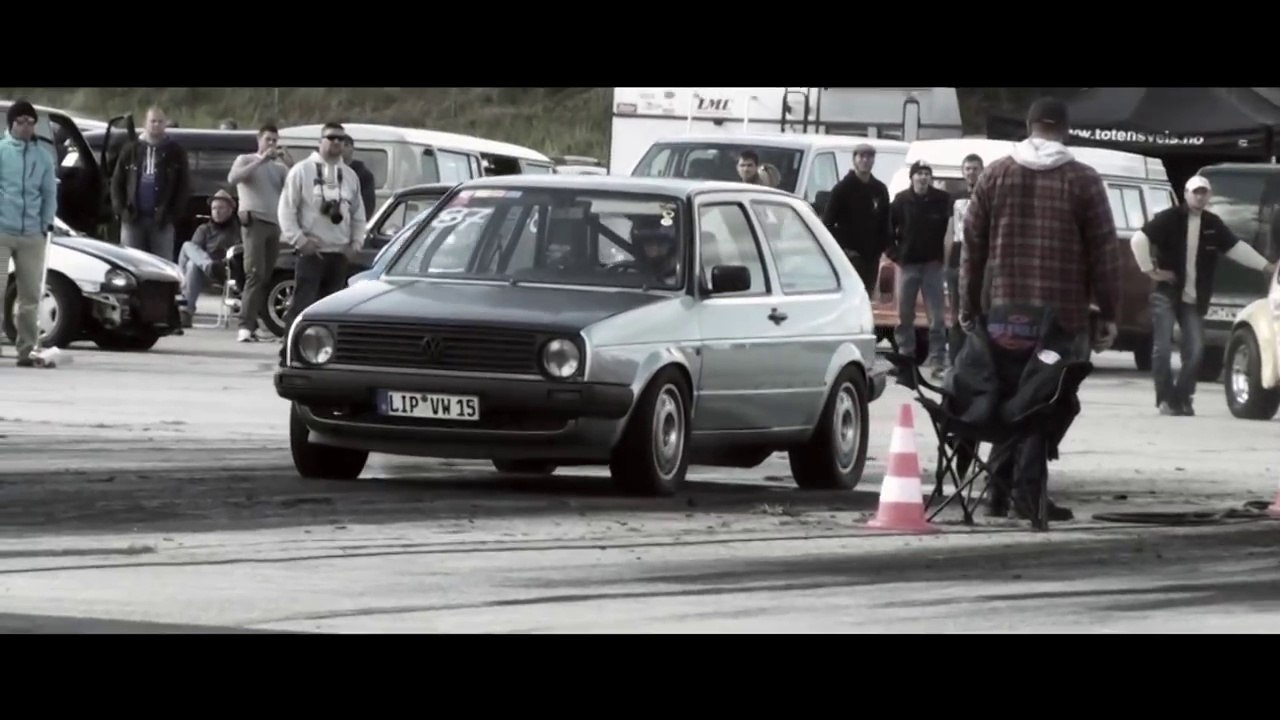 Golf 2 AWD v Veyron SS v AMS GT-R Alpha 12+ ( HD )