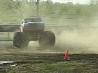 Monster trucks - Bigfoot donuts