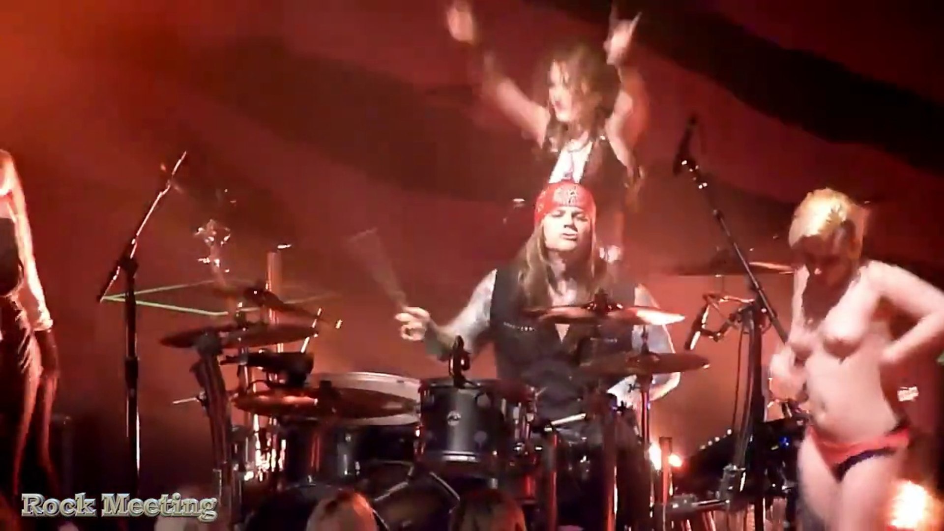 Steel Panther Gold Digging Whore - It Won t Suck Itself - Boobs girls -  Paris Bataclan 11032014 - Vidéo Dailymotion