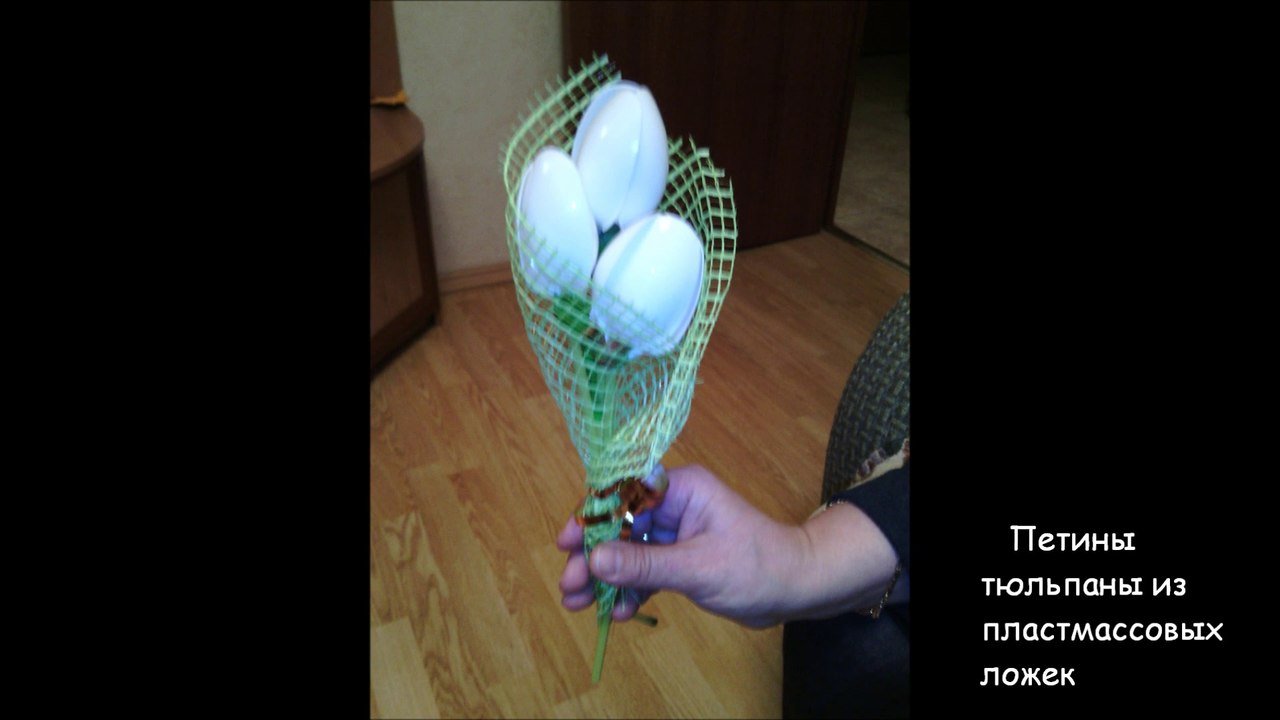 ЧИТАЮТ СТИХИ И ПОЮТ