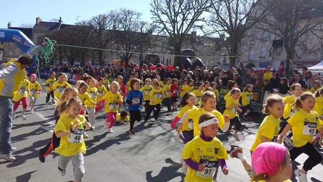Foulées de Bayeux : la course des bambins en vidéo