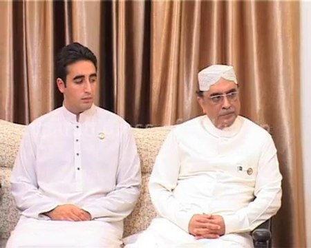 Leader of the Islamic Revolution Ayatollah Seyyed Ali Khamenei and Pakistani President Asif Ali Zardari meet in Tehran, 2012.