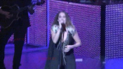 Malú agradece las felicitaciones de sus fans