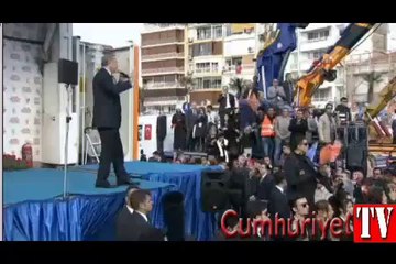 Başbakan AKP gençliğinin elinde bilgisayar var dedi ama...