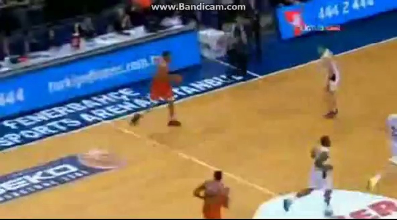 Fenerbahce Ulker - Banvit. Last seconds.