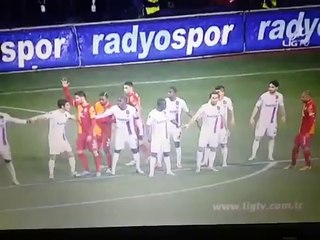 Karabüksporlu Futbolcuların Serbest Vuruşta Selenayı Çağırmaları