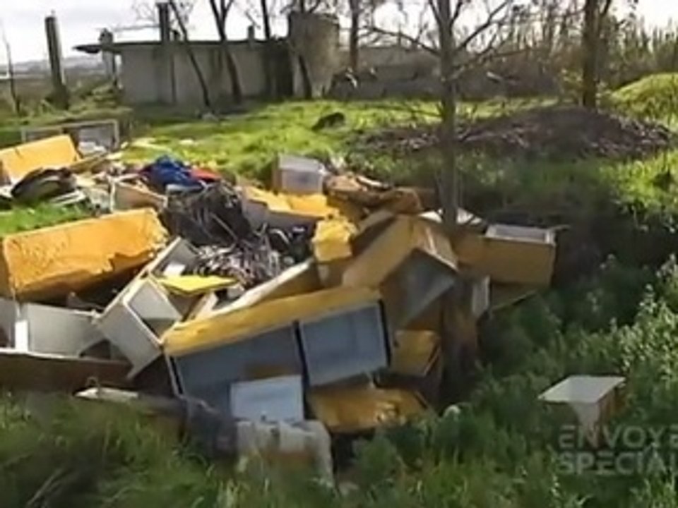 Italie : Les déchets de la Mafia [Docu*** Envoyé Spécial du 13/03/2014]