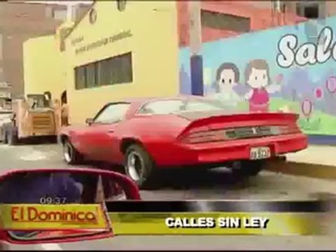 Calles sin ley: conductores estacionan sin respeto por las normas de tránsito