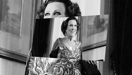 Müzeyyen Senar - - Geçti sevdalarla ömrüm, ihtiyâr oldum bugün