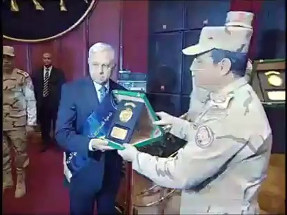المشير السيسى يشهد الندوة التثقيفية العاشرة ويك...