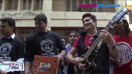 Aamir Khan celebrates his 49th birthday