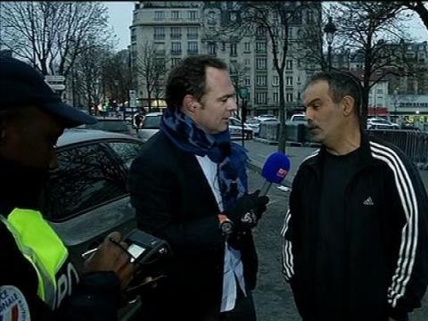 Circulation alternée: Christophe Delay à vélo, à la rencontre d'un automobiliste fâché - 17/03