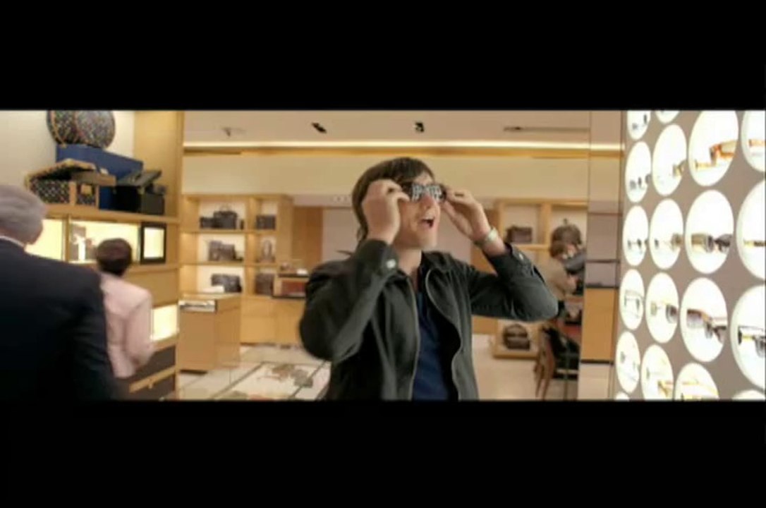 VIDEO  21 - Behind-the-Scenes Featurette