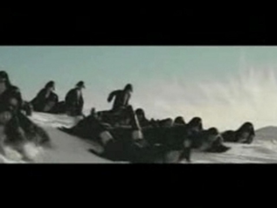 pub canal + la marche de l'empereur