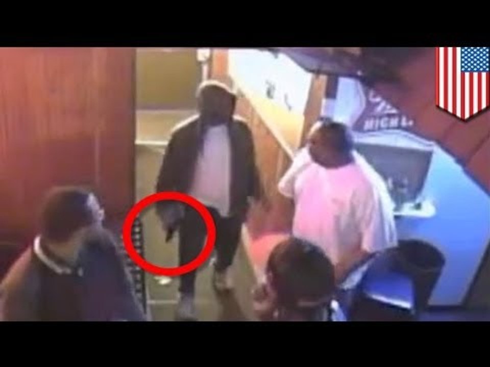 Bouncer disarms gunman video: Wasson receives medal
