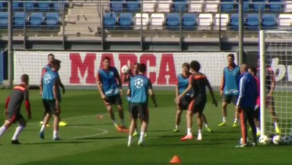 Benzema no participa en el entrenamiento y no jugará ante el Schalke 04