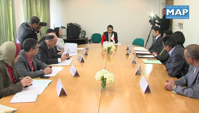 Signature de contrats de dons japonais à des micro-projets agricole et éducatif locaux au Maroc