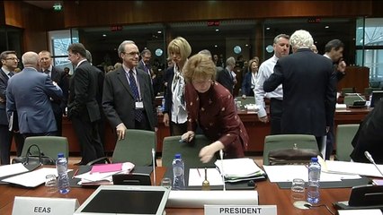 Скачать видео: UE e EUA anunciam sanções contra autoridades ucranianas e russas