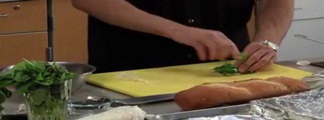 Pro chef tips - Fresh Tomato and Basil pasta, bruschetta. From Jeff Sandino, Top Chef[240P]