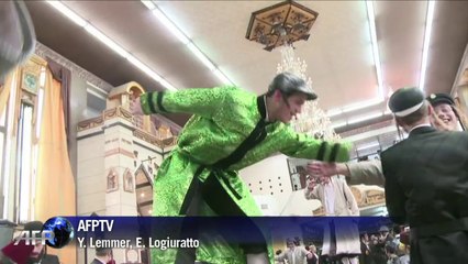 Alcohol y cigarros, rituales del “carnaval judío”