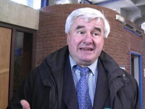 Plainte contre Eric Raoult: près de 15.000 SMS ont été envoyés - 18/03