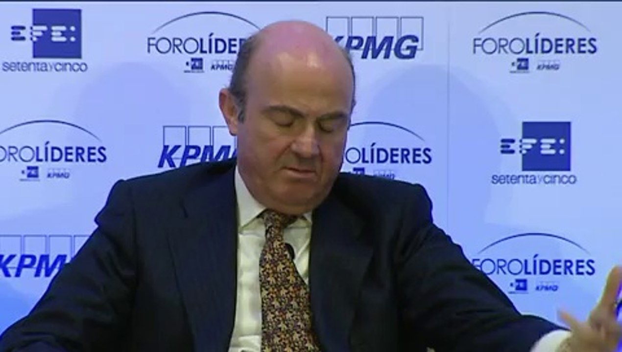 De Guindos cree que la moderación salarial debe continuar para crear empleo