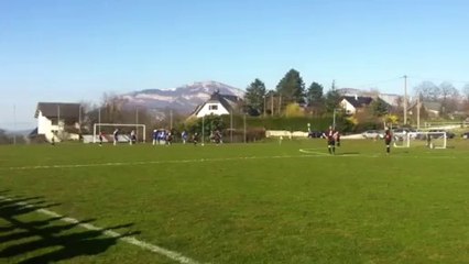 Val d'Hyères - US Pont de Beauvoisin : coup franc de Quentin