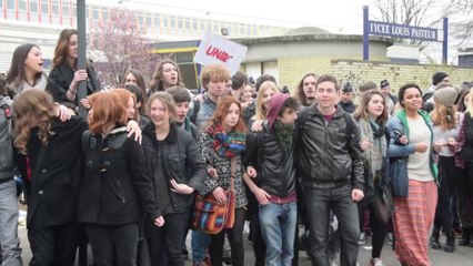 Lille : entre 200 et 300 lycéens manifestent contre l’austérité dans l’Éducation