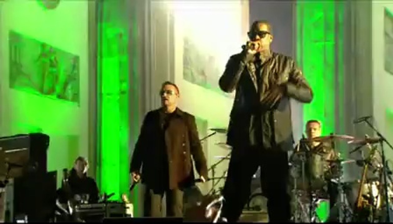 U2 - Sunday Bloody Sunday (feat. Jay-Z) Live (2009)