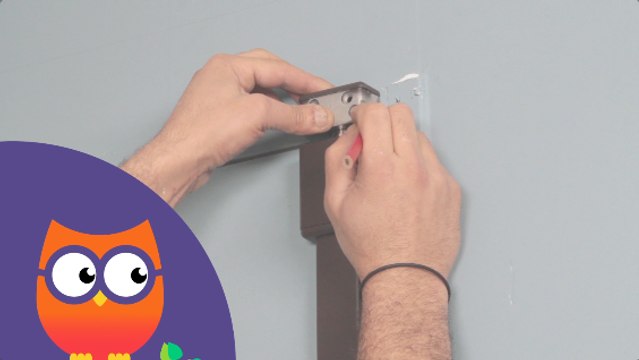 Comment poser une serrure 3 points (Ooreka.fr)